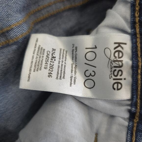 Kensie Jeans The Bermuda Shorts Womens 10 Light Wash Distressed Denim Rolled Hem - Picture 7 of 10